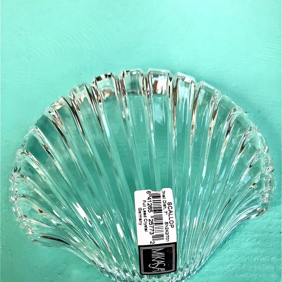 Mikasa 7" Scallop Shell Dish - Picture 4 of 6